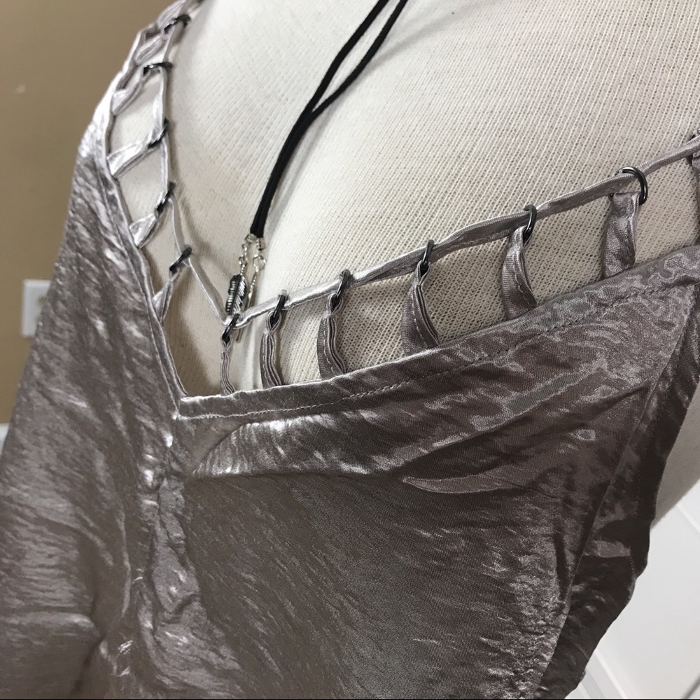 🎉Host Pick 🎉 Free People Silver Haze V Neck - Picture 4 of 8